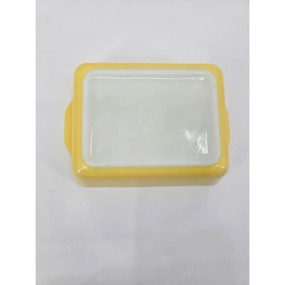 Vintage Primary Yellow Pyrex Dish‎